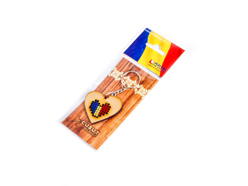 Breloc din lemn forma inima, tricolor, cusut manual - Fotografie 3