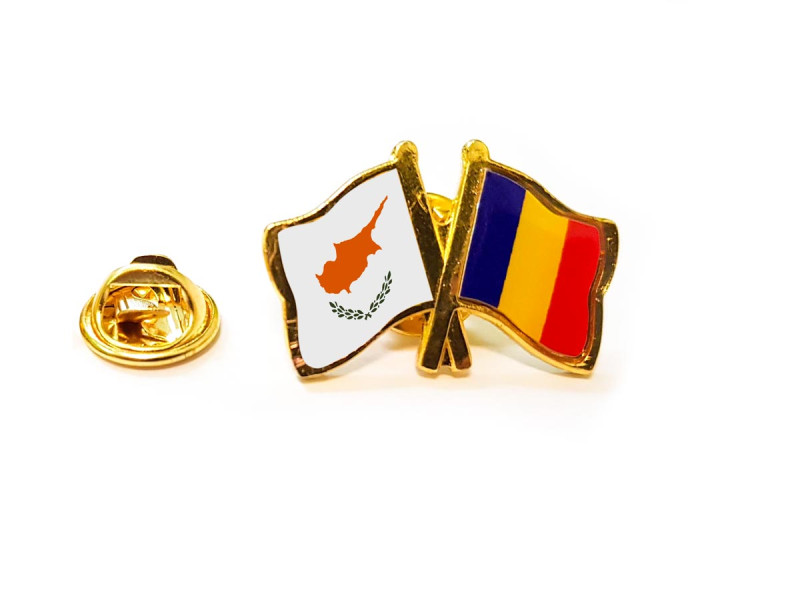 Insigna pin steag Romania si Cipru - Fotografie 1