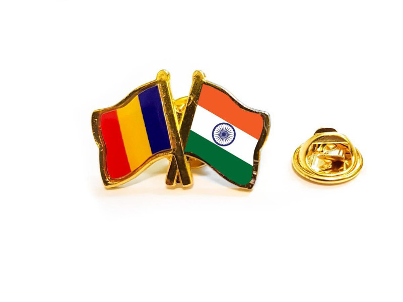 Insigna pin steag Romania si India - Fotografie 1