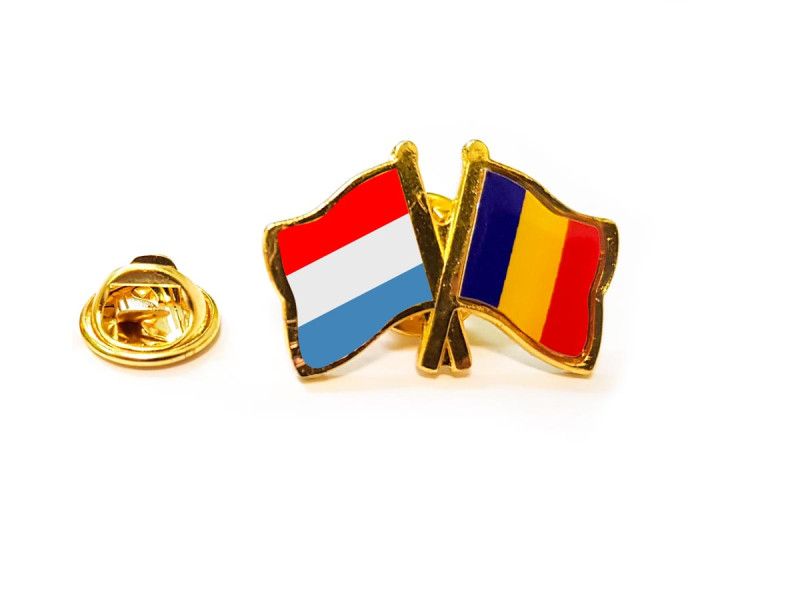 Insigna pin steag Romania si Luxemburg - Fotografie 1