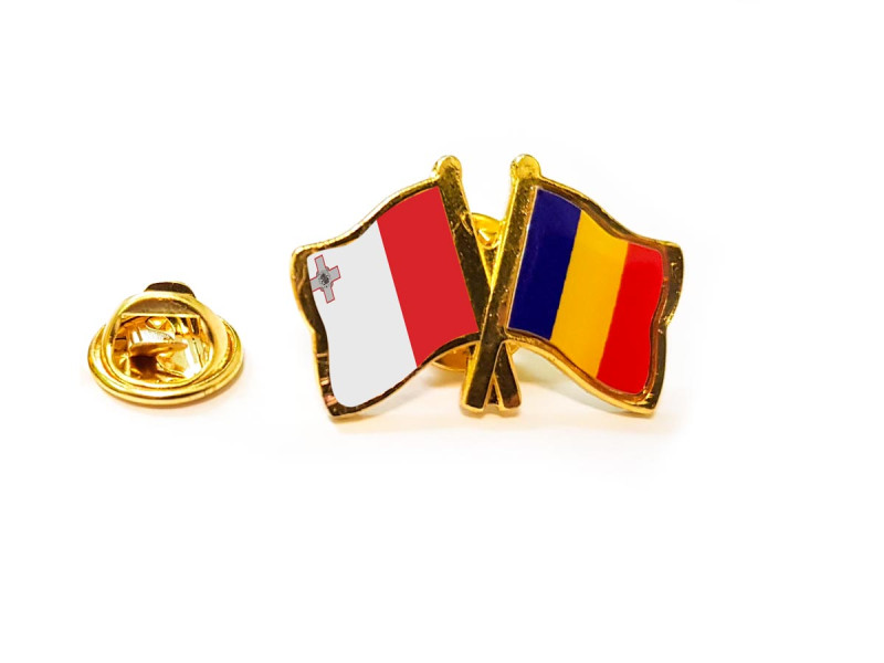 Insigna pin steag Romania si Malta - Fotografie 1