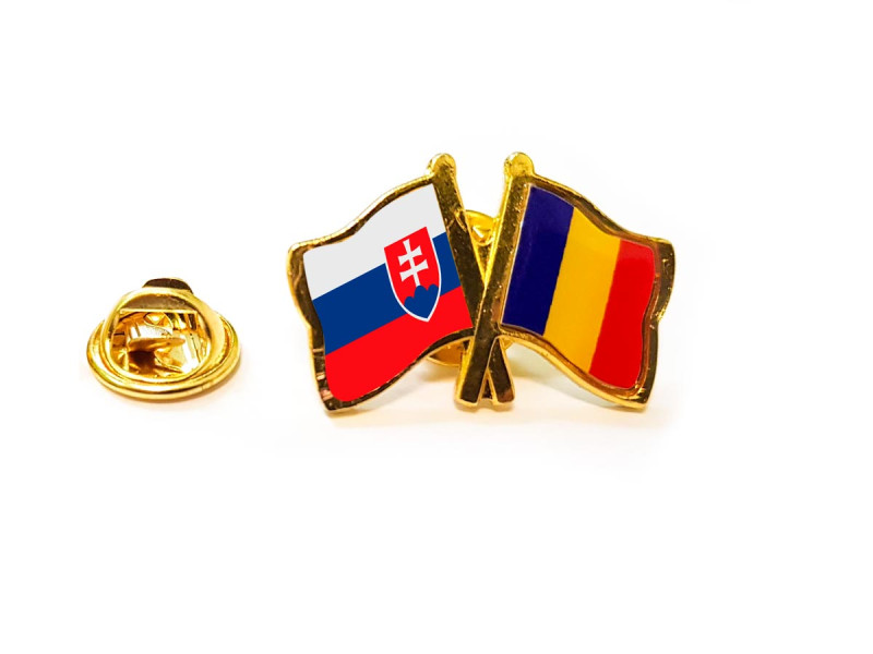 Insigna pin steag Romania si Slovacia - Fotografie 1