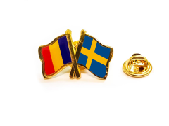 Insigna pin steag Romania si Suedia