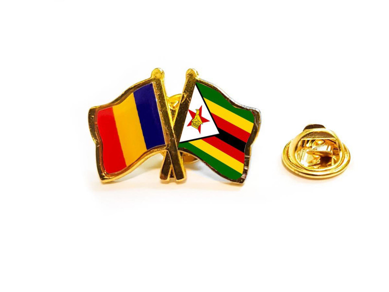 Insigna pin steag Romania si Zimbabwe - Fotografie 1