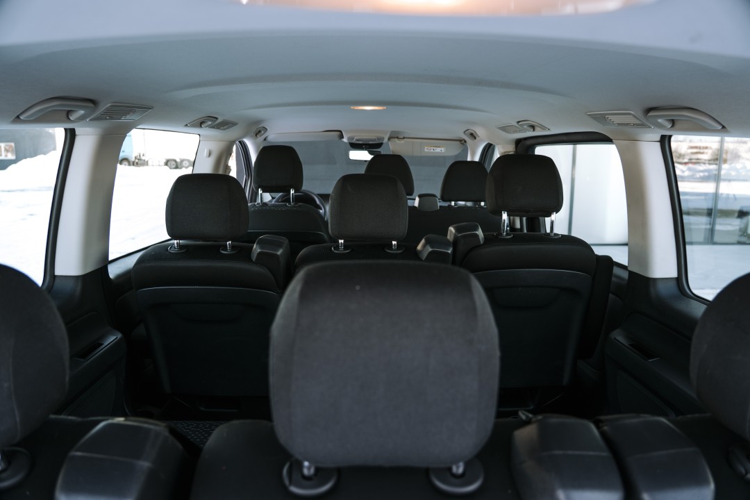 Mercedes-Benz Vito Tourer 114 CDI, 8+1 Locuri