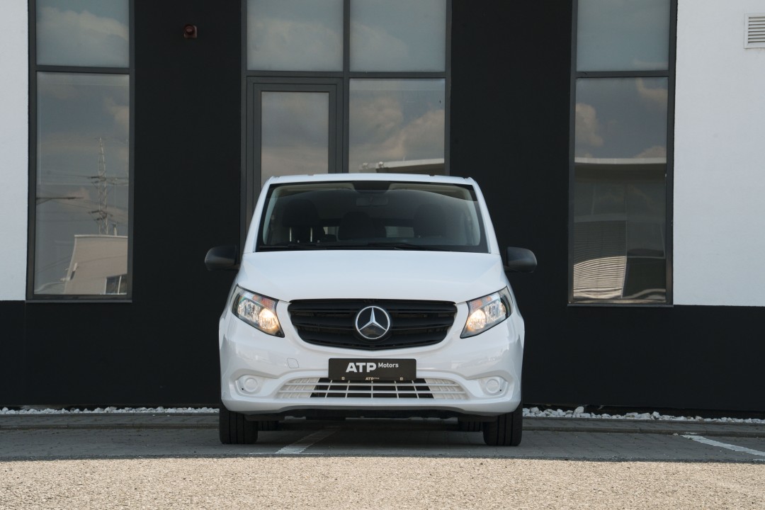 Mercedes-Benz Vito Tourer 114 CDI, 8+1 Locuri
