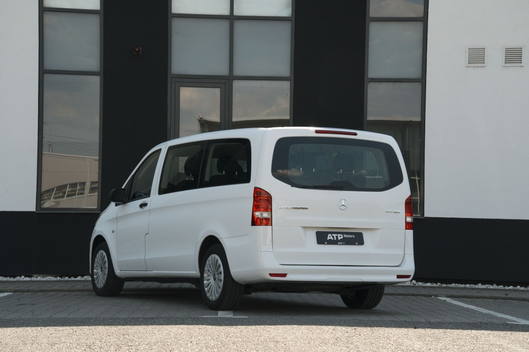 Mercedes-Benz Vito Tourer 114 CDI, 8+1 Locuri