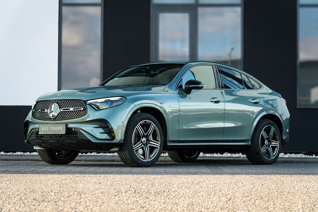 Mercedes-Benz GLC Coupé 300 de 4Matic cu tehnologie EQ hybrid