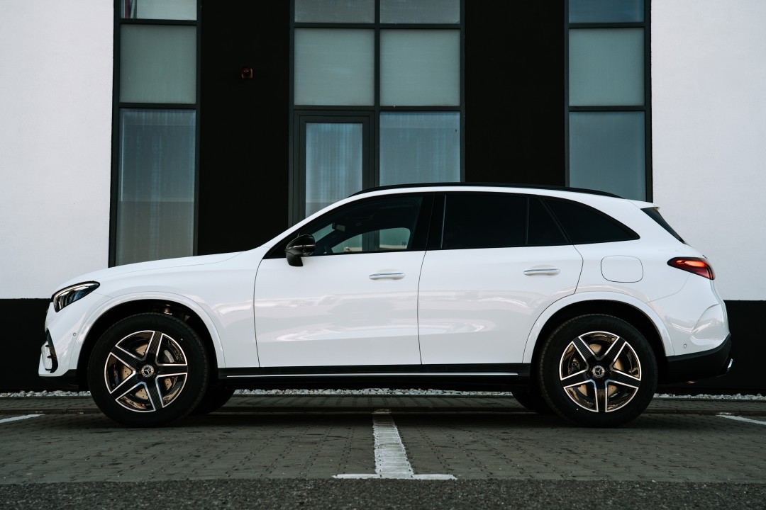 Mercedes-Benz GLC 300 E 4Matic With EQ Hybrid Technology SUV
