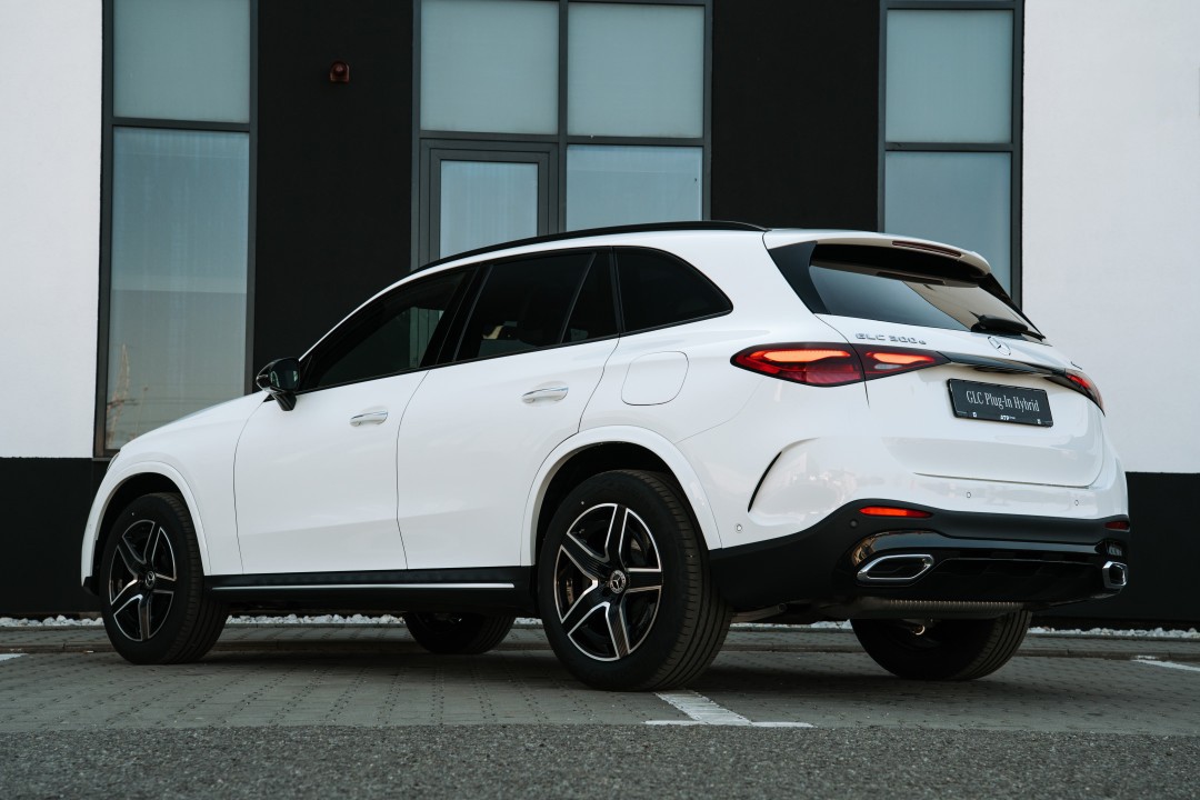 Mercedes-Benz GLC 300 E 4Matic With EQ Hybrid Technology SUV