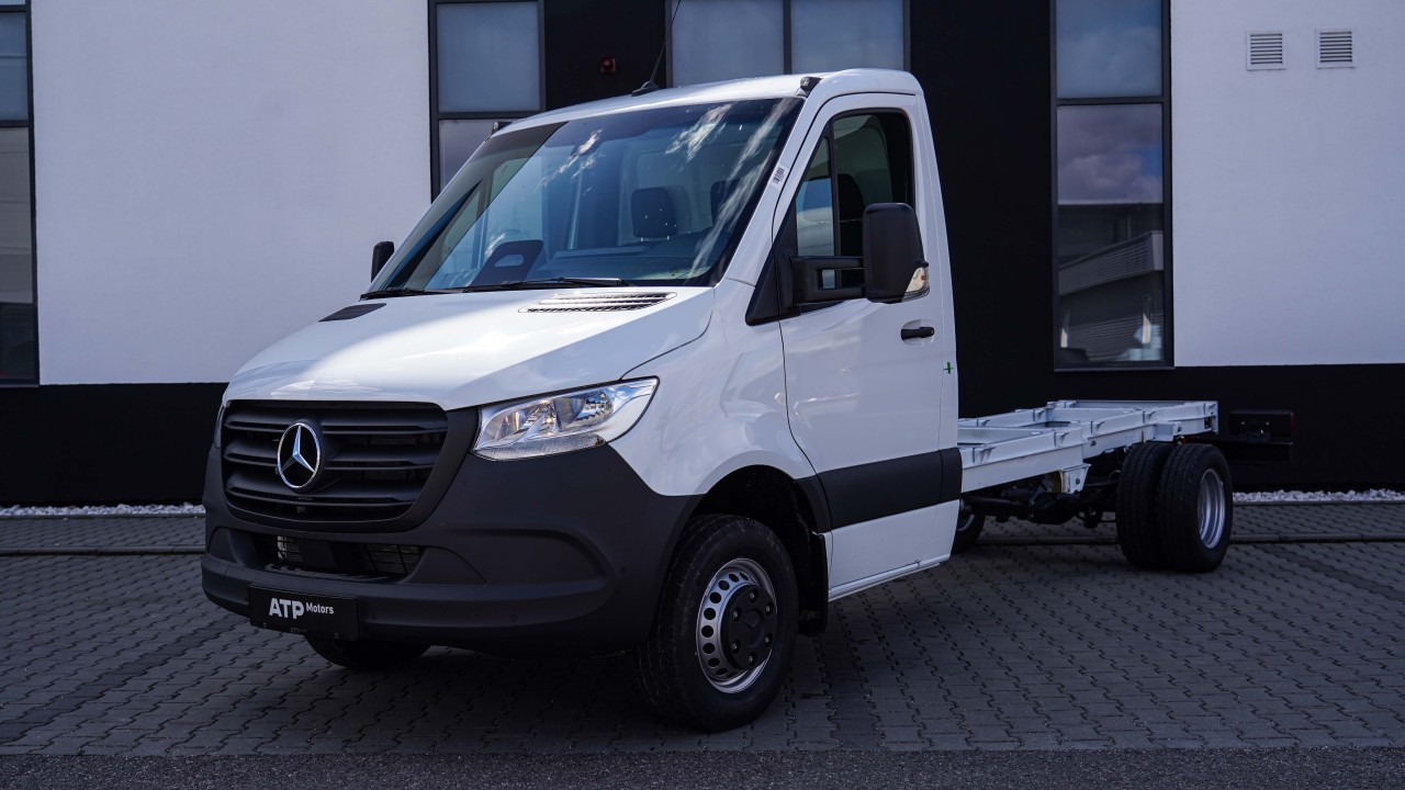 Mercedes-Benz Sprinter 517 CDI sasiu lung PRO