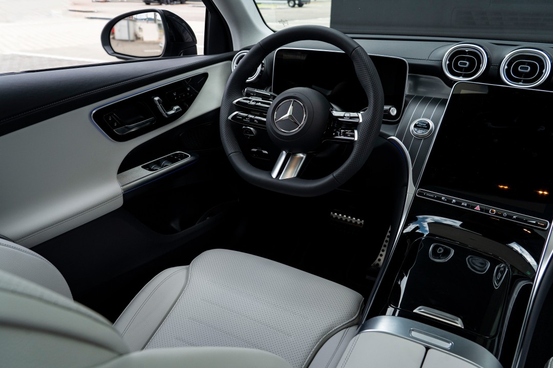 Mercedes-Benz GLC Coupé 300 E 4MATIC Cu Tehnologie EQ Hybrid