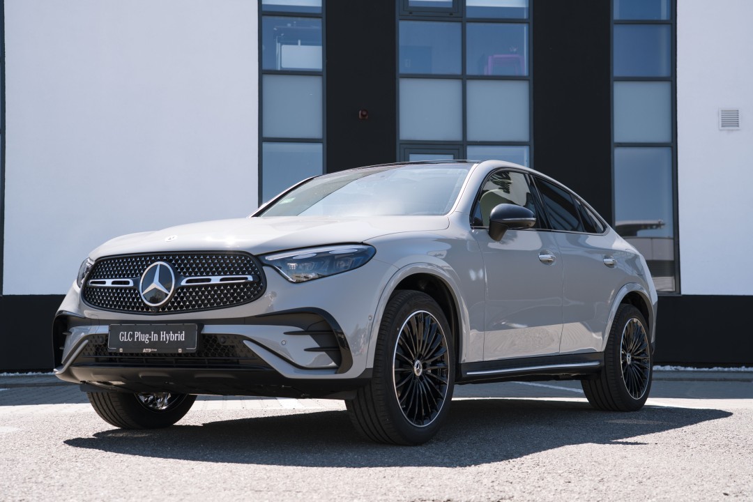 Mercedes-Benz GLC Coupé 300 e 4MATIC cu tehnologie EQ hybrid