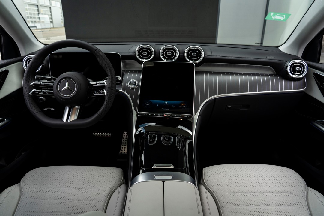 Mercedes-Benz GLC Coupé 300 E 4MATIC Cu Tehnologie EQ Hybrid