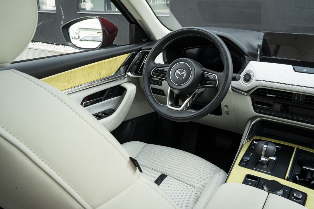 Mazda CX-60 5WGN Takumi 2.5 L E-SKYACTIV PHEV 327 CP A8 AWD