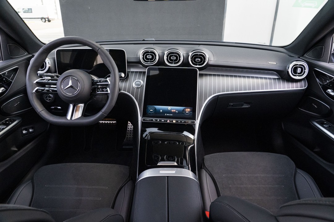 Mercedes-Benz C 300 E 4MATIC Limuzina Cu Tehnologie EQ Hybrid