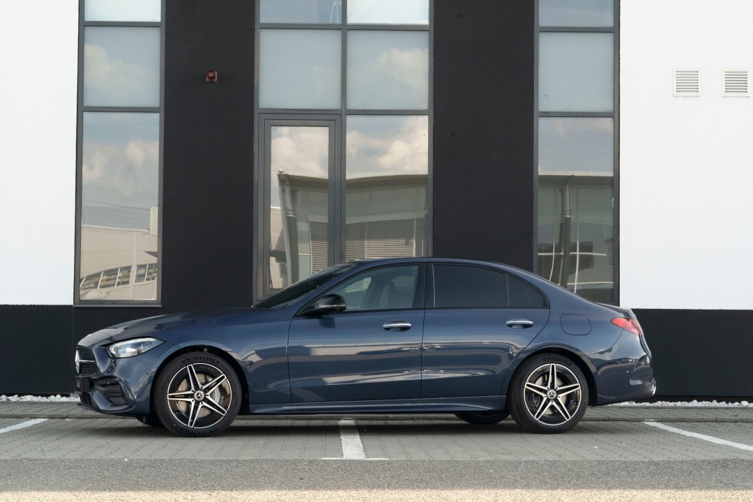 Mercedes-Benz C 300 e 4MATIC Limuzina cu tehnologie EQ hybrid