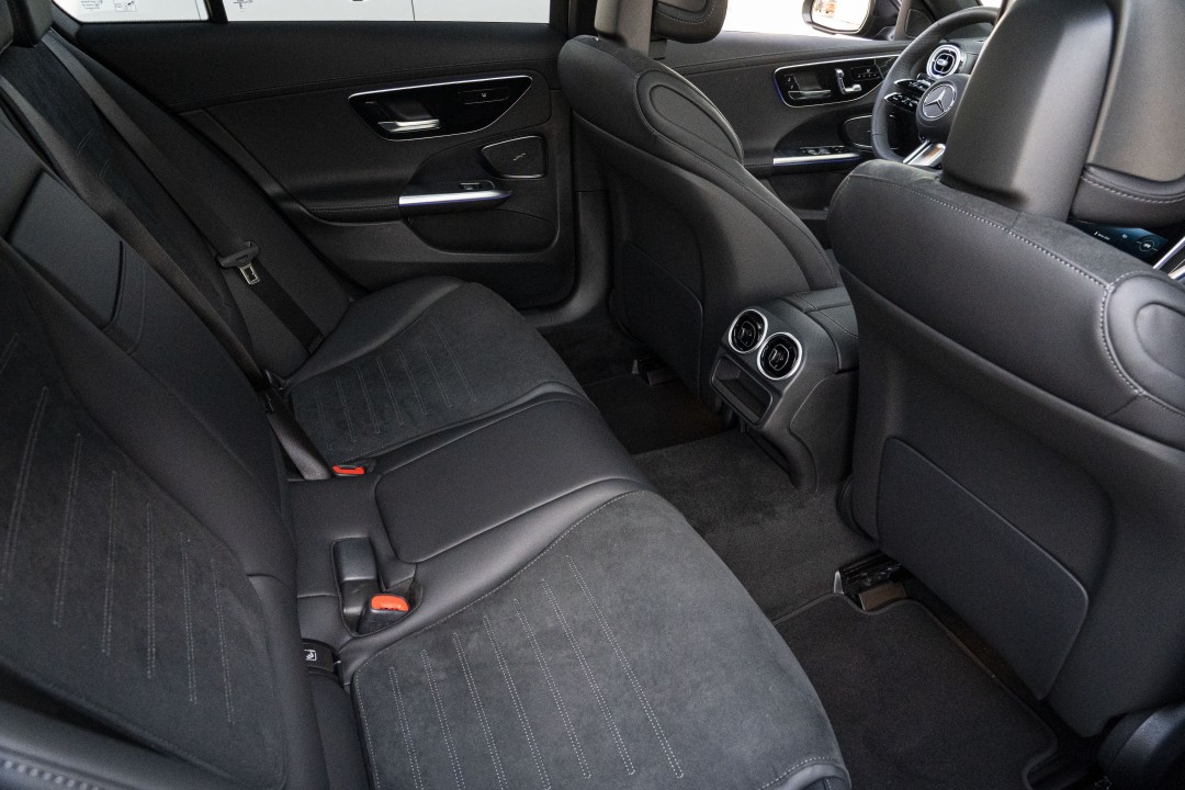 Mercedes-Benz C 300 E 4MATIC Limuzina Cu Tehnologie EQ Hybrid