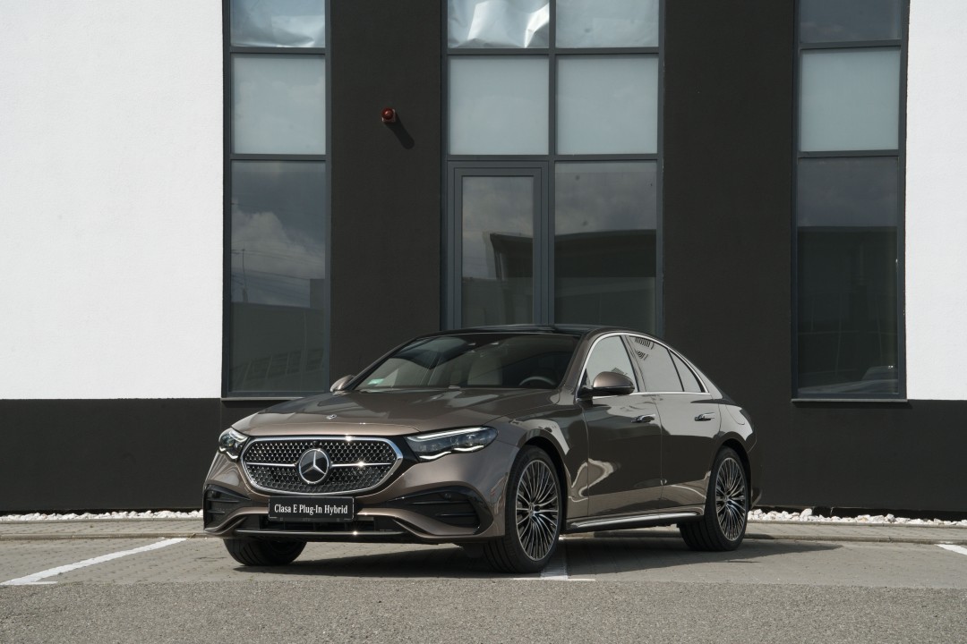 Mercedes-Benz E 300 e 4MATIC Limuzina cu tehnologie EQ hybrid