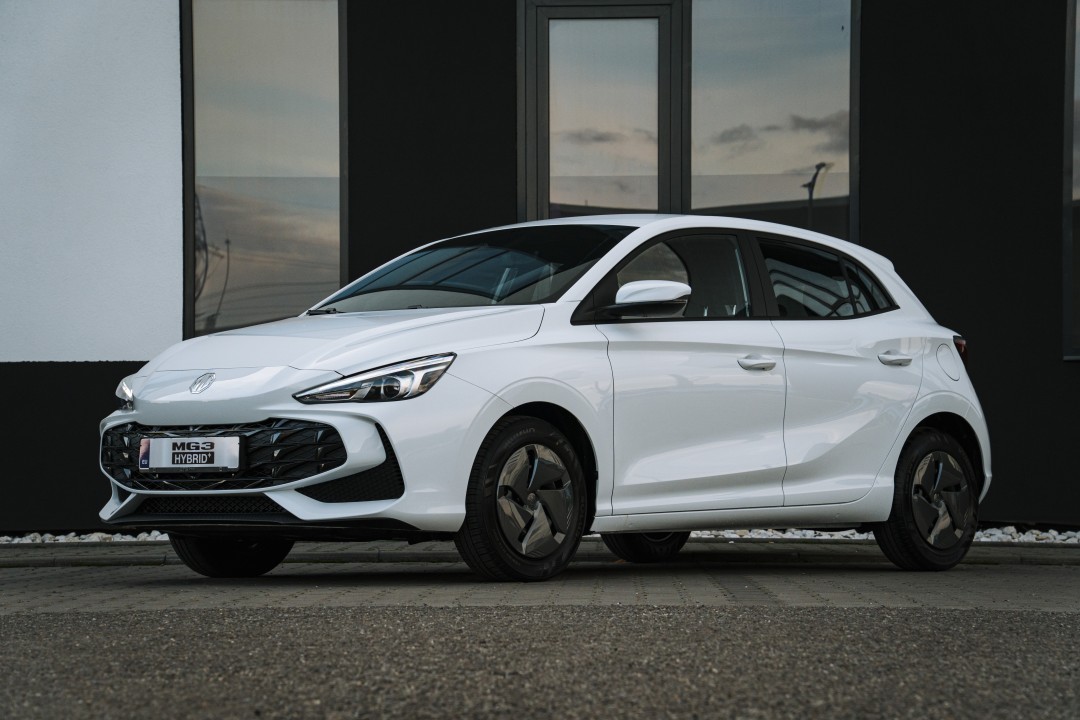 MG3 HEV 5 usi Exclusive 1.5L PFI HEV 194 CP AT