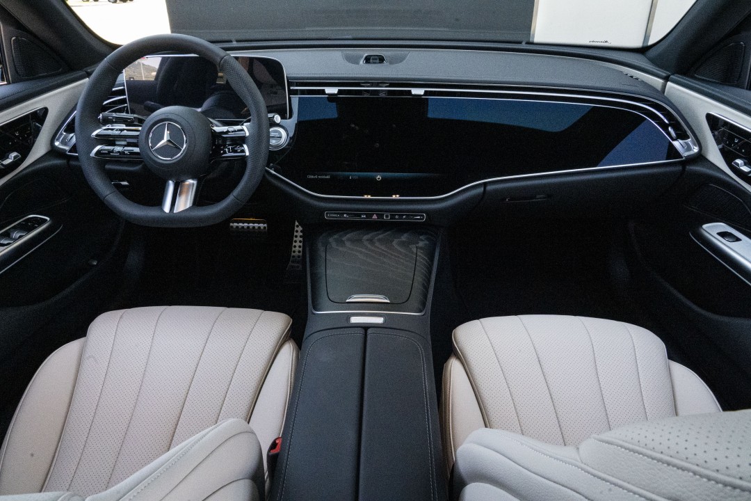 Mercedes-Benz E 200 4MATIC Limuzina