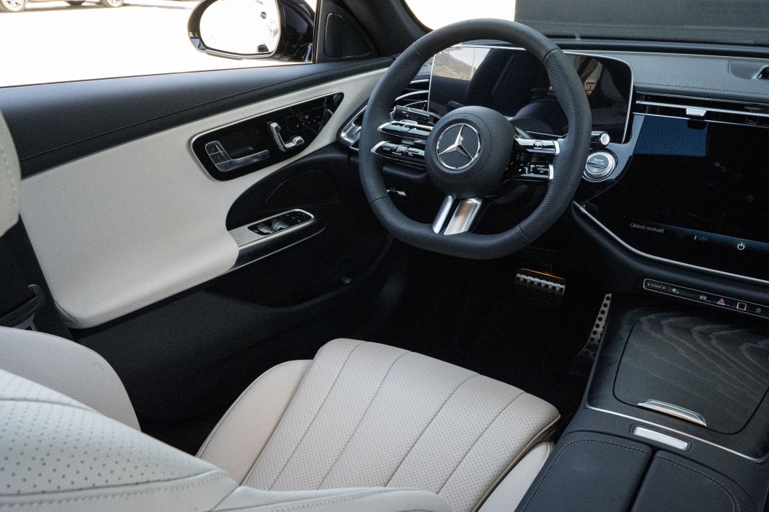 Mercedes-Benz E 200 4MATIC Limuzina