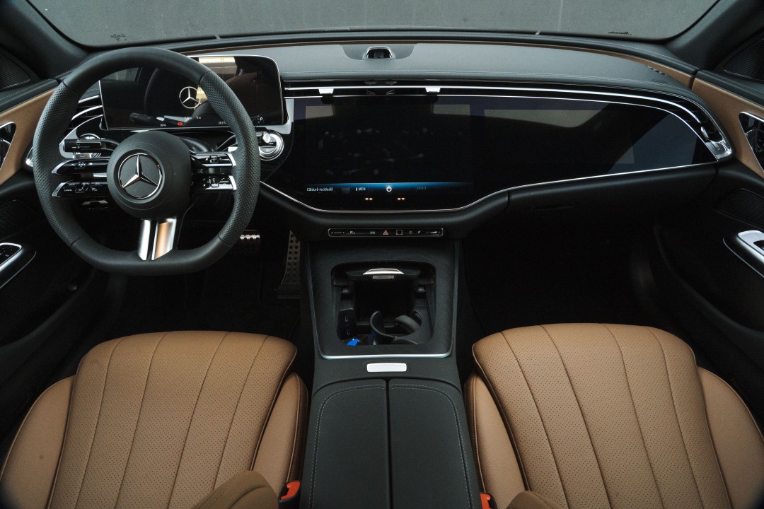 Mercedes-Benz E 220 D 4MATIC Limuzina