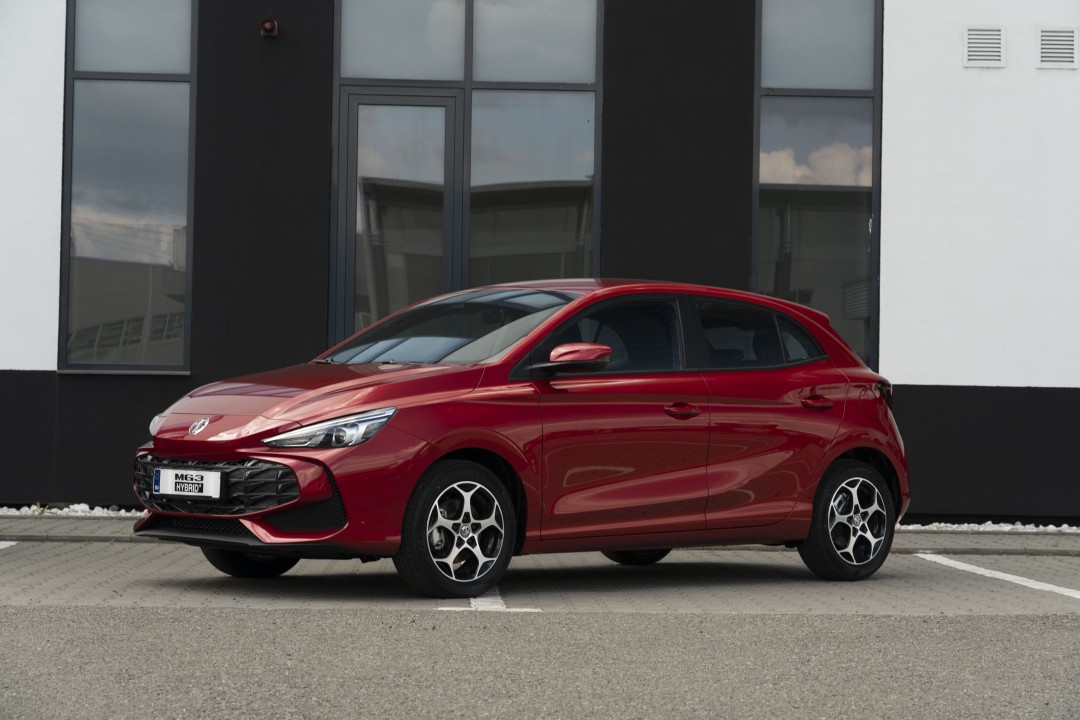 MG3 HEV 5 usi Excite 1.5L PFI HEV 194 CP AT