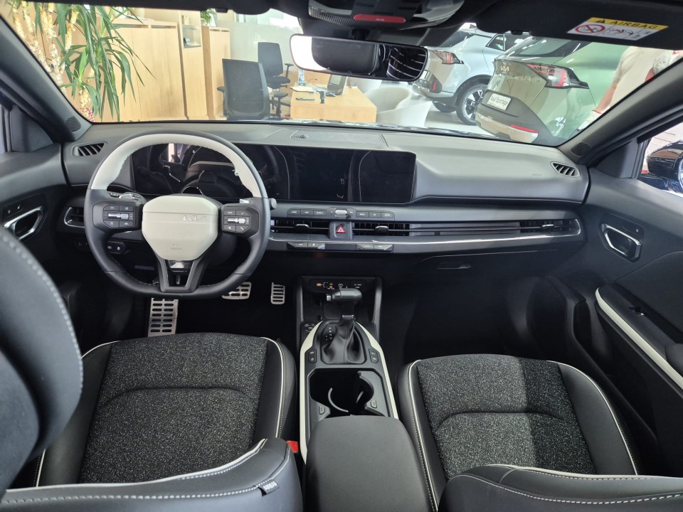 KIA K4 2025 — imagine 4