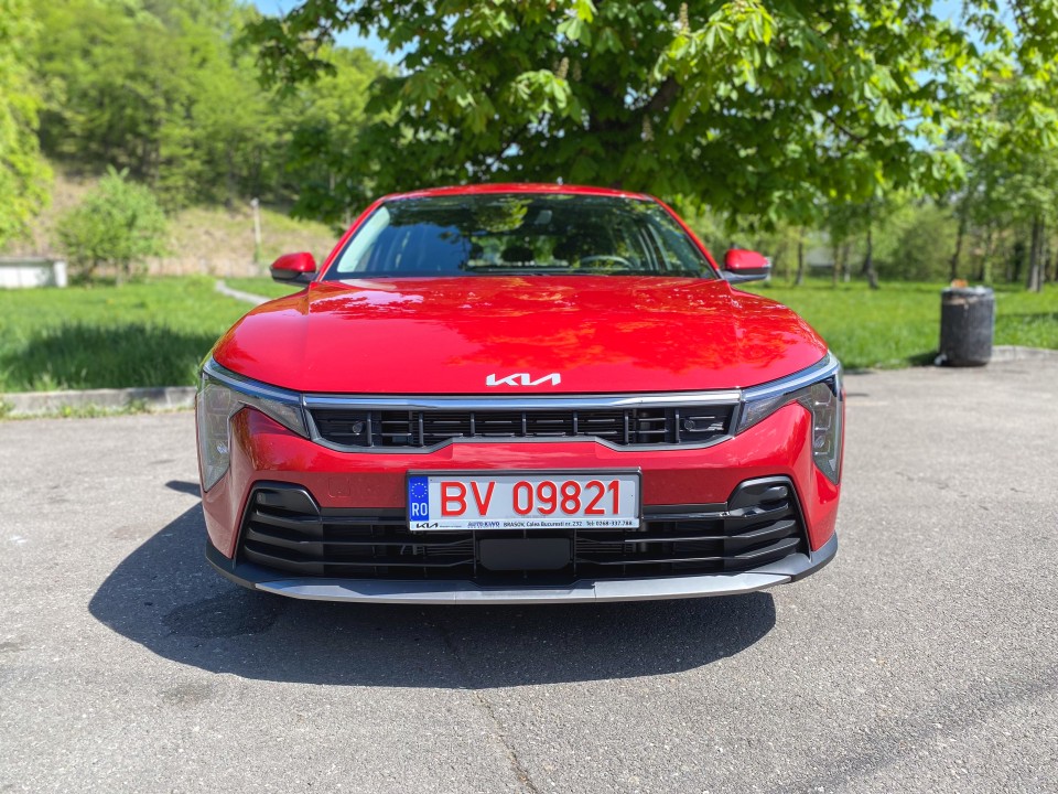 KIA K4 2025 — imagine 2