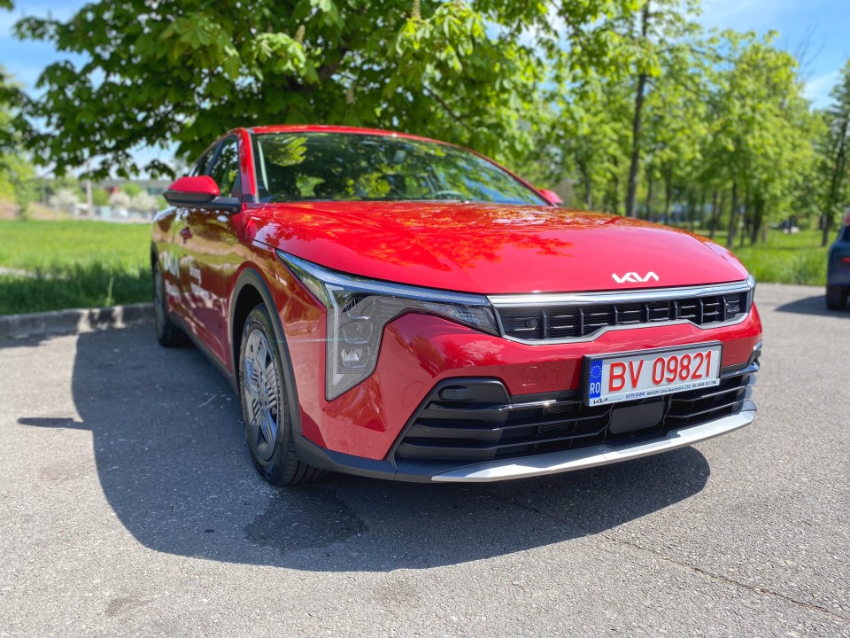KIA K4 2025 — imagine 3