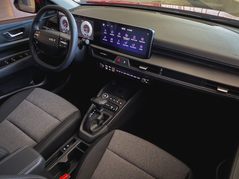 KIA Stonic 2025 — imagine 4