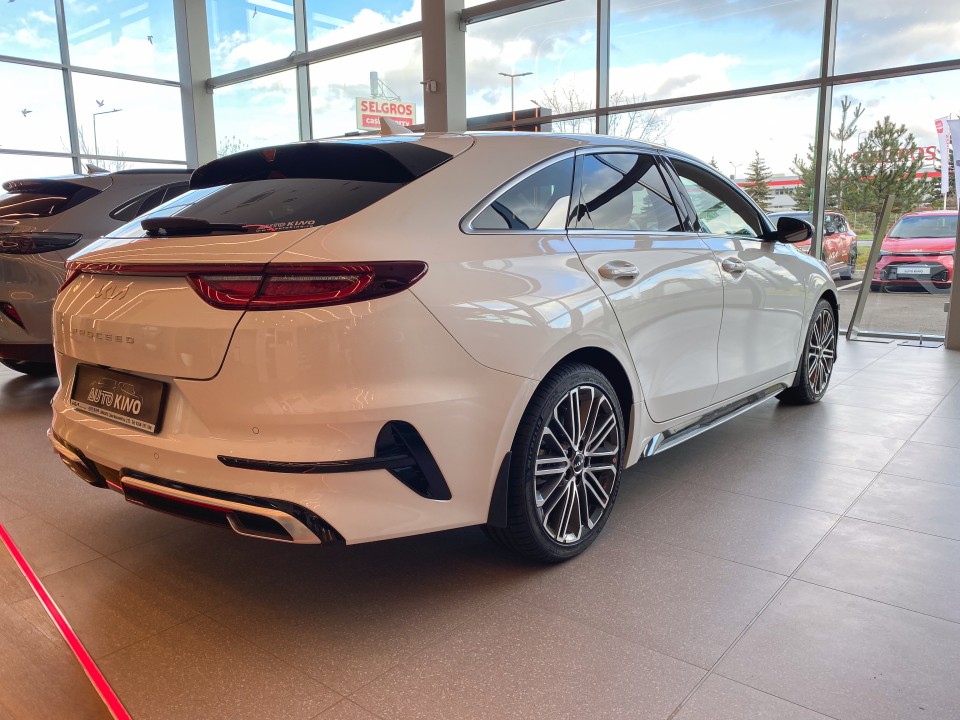 Kia Pro Ceed 2024 benzină, 31.000 € — imagine 4