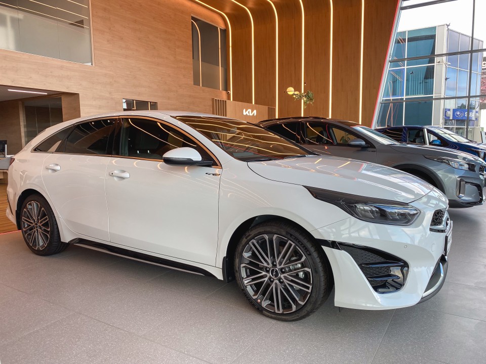 Kia Pro Ceed 2024 benzină, 31.000 € — imagine 1