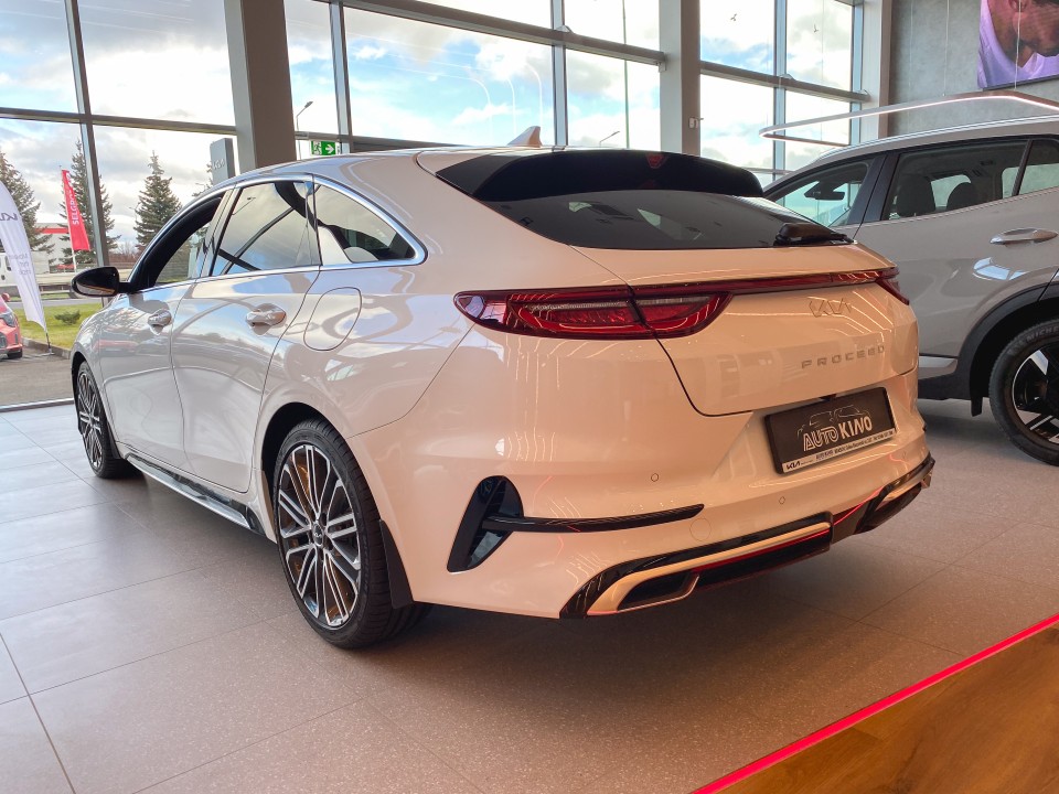 Kia Pro Ceed 2024 benzină, 31.000 € — imagine 3