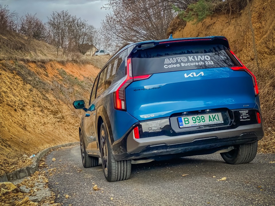 KIA EV9 2023 — imagine 2