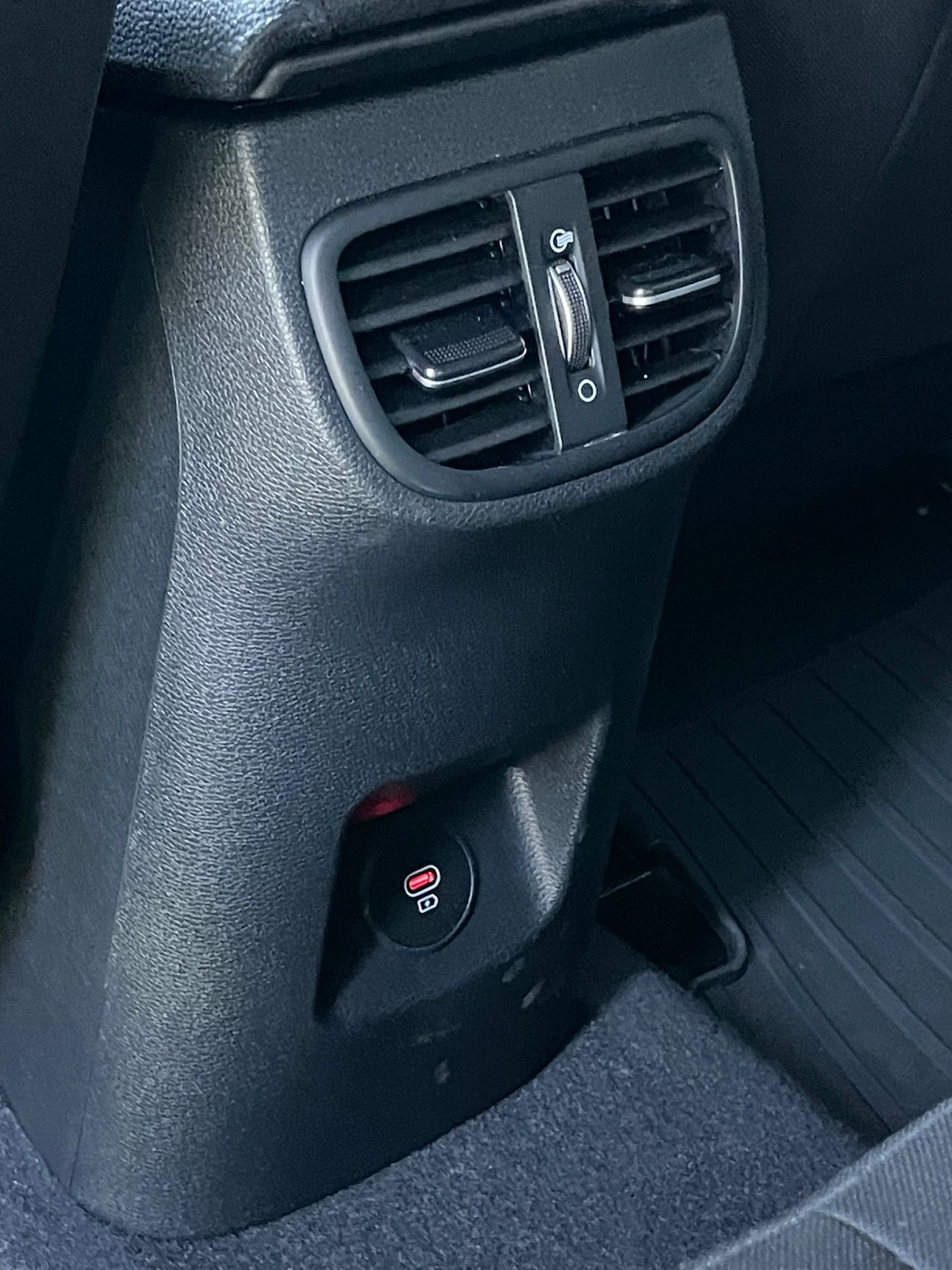 KIA Xceed 2025 — imagine 14