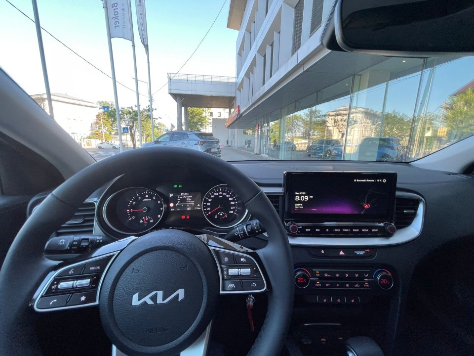 KIA Xceed 2025 — imagine 10
