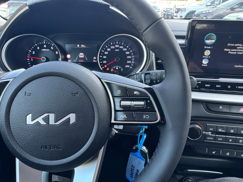 KIA Xceed 2025 — imagine 16