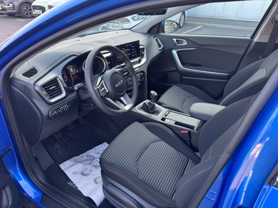 KIA Xceed 2025 — imagine 9