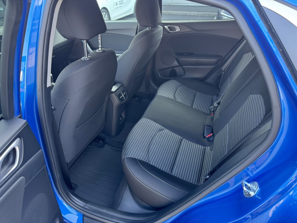 KIA Xceed 2025 — imagine 12