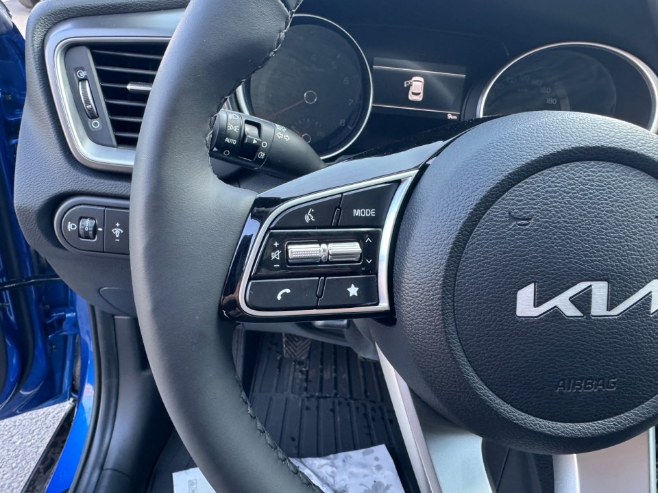 KIA Xceed 2025 — imagine 14