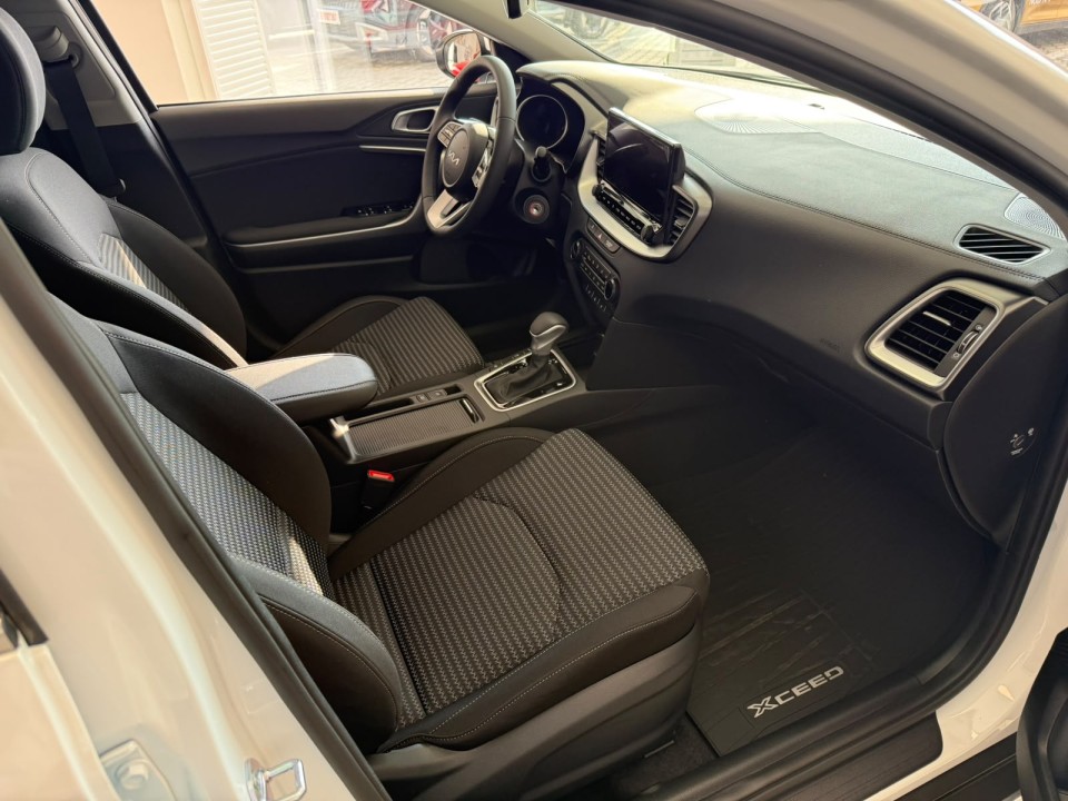 KIA Xceed 2026 — imagine 7