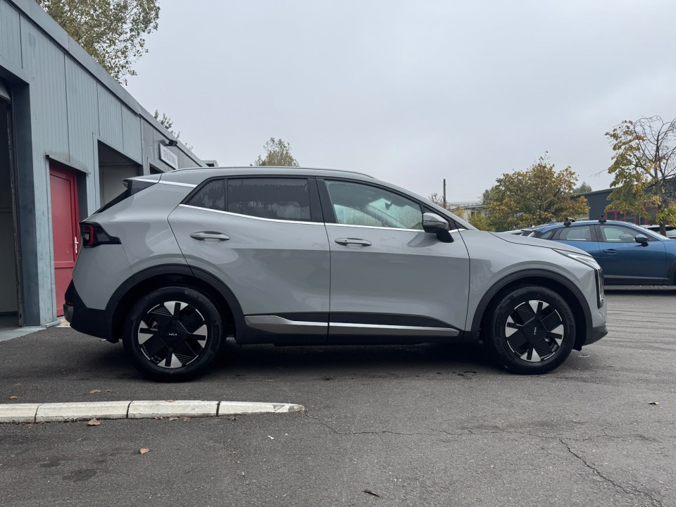 Kia Sportage 2025 benzină, 37.880 € — imagine 3