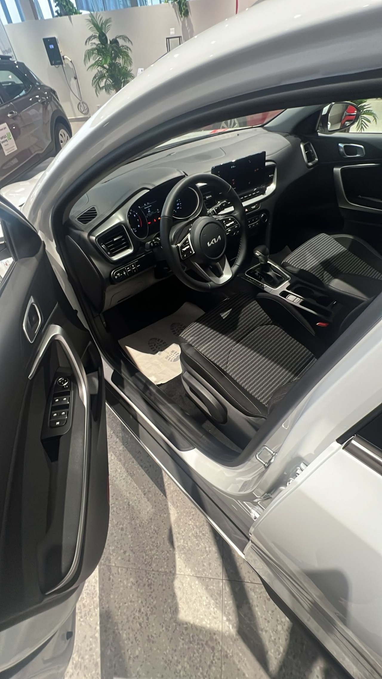 KIA Xceed 2025 — imagine 3