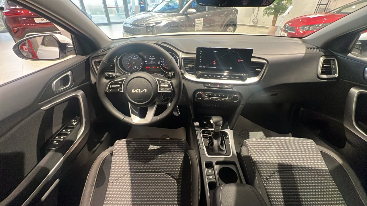 KIA Xceed 2025 — imagine 2