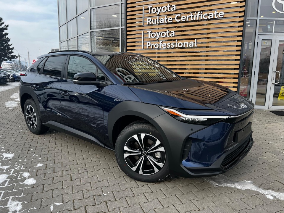 bz4x 150 kw fwd exclusive test drive demo 196970b6f56ed82