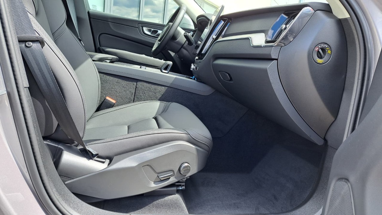 Volvo XC 60 XC60 Core B5 (P) AT8 AWD