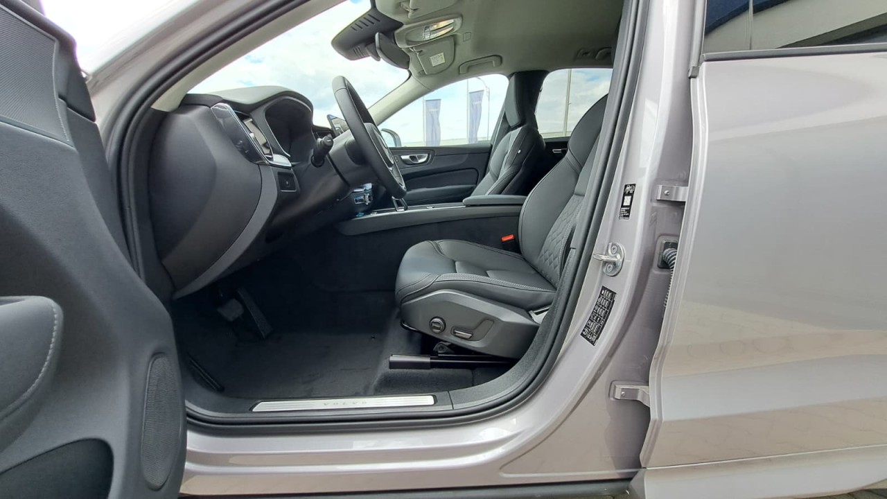 Volvo XC 60 XC60 Core B5 (P) AT8 AWD