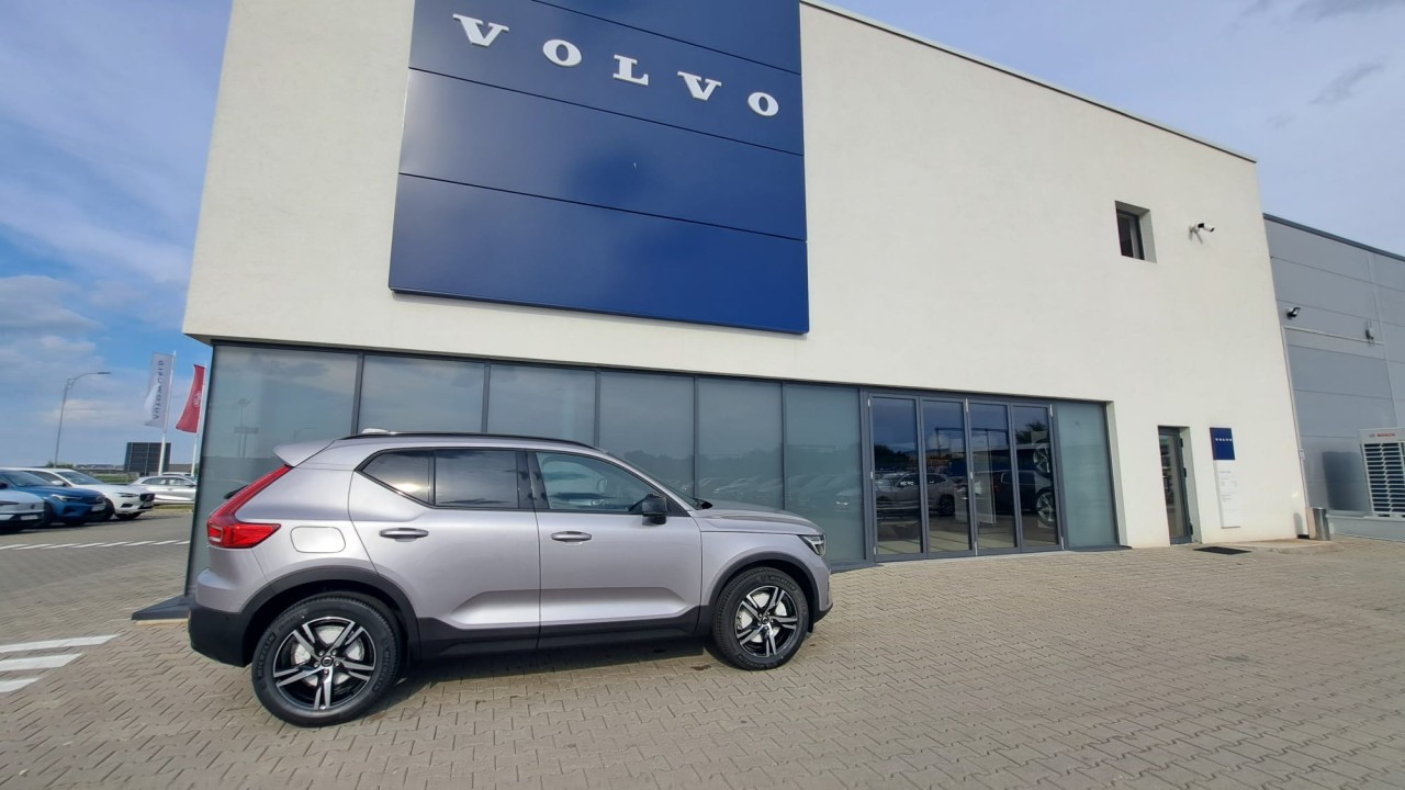 Volvo XC 40 XC40 Plus Dark B3 (P) AT7 FWD